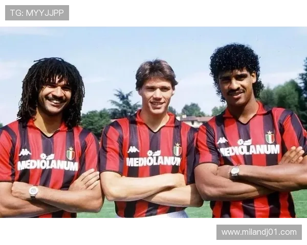 FIFA Online 4中AC米兰队伍的历史发展与未来战术布局全面解析